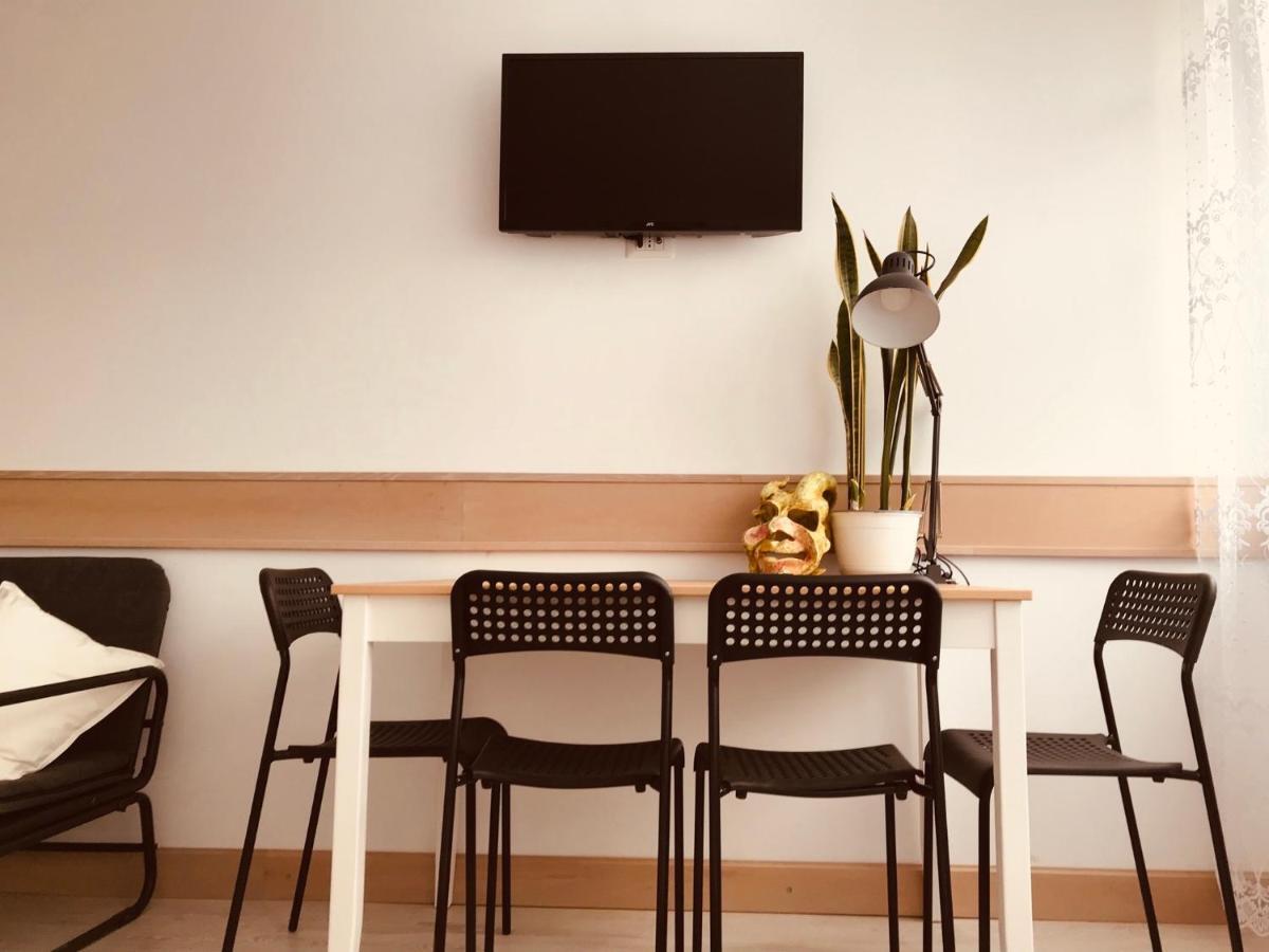 Studio 1O1O1 Appartement Piatra Neamţ Buitenkant foto